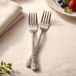Interpur Florenz Flatware Salad Forks VTG Petal Flower & Fleur-di-lis Set Of 2